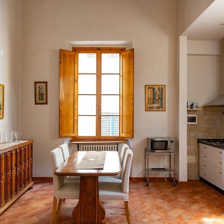 Lovely One Bedroom Apartment Nearby Ponte Vecchio Florence Buitenkant foto